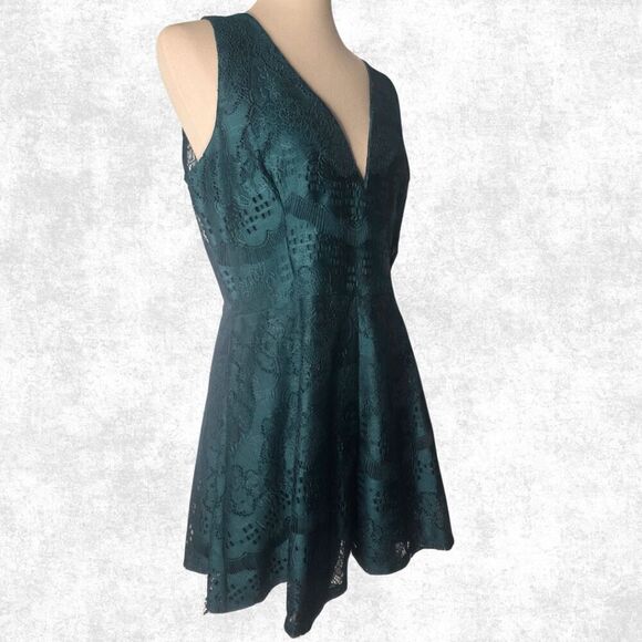 Charlotte Russe Teal Lace Romper – Size XL | Deep V Neck, Sleeveless - Picture 5 of 8